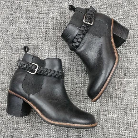 sperry ankle booties